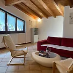 Casa Vittoria V1 アパート