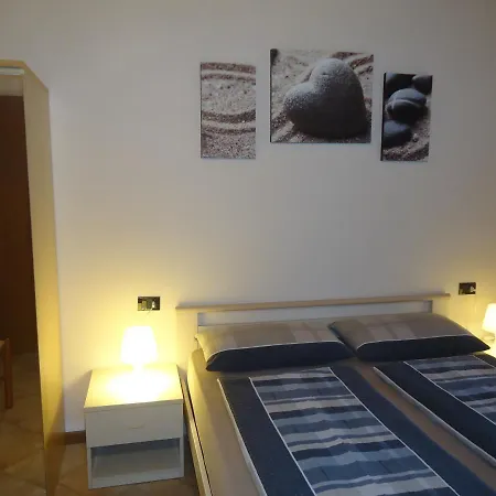 Apartment Casa Vittoria V1 Crone